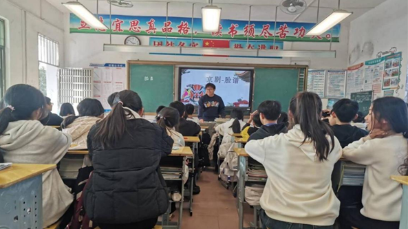 专业成长的环境让教师可以在县中这个岗