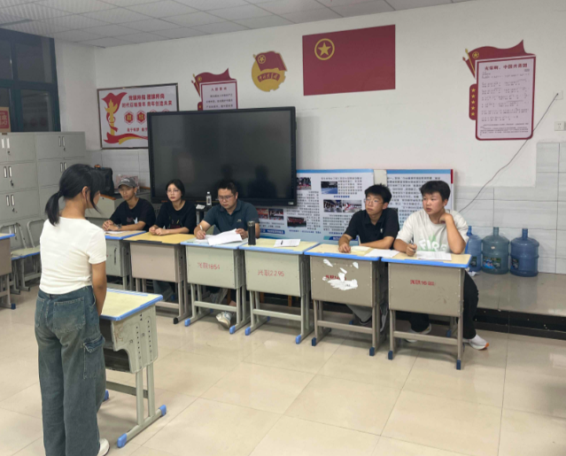 <b>升学断头路被系统性打通中职学生面前铺展开一条上升通道</b>