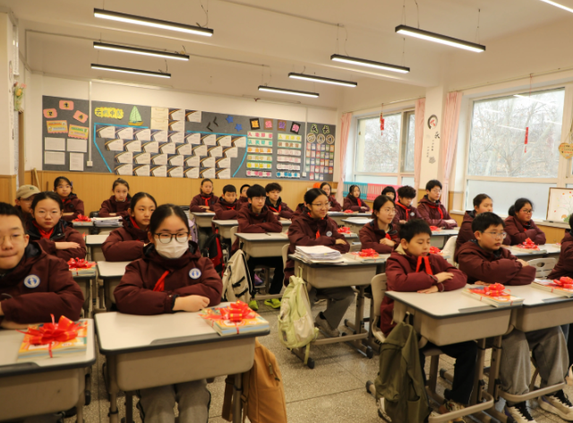 幼儿园以生活化游戏化课程为中心建立角
