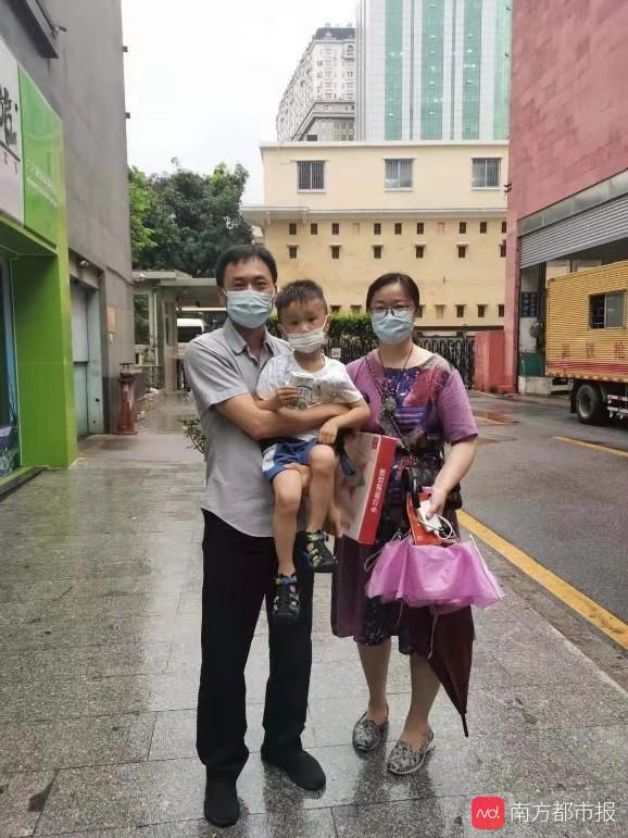广州高风险区三人小组民警日记:我们快一步居民就少一分危险